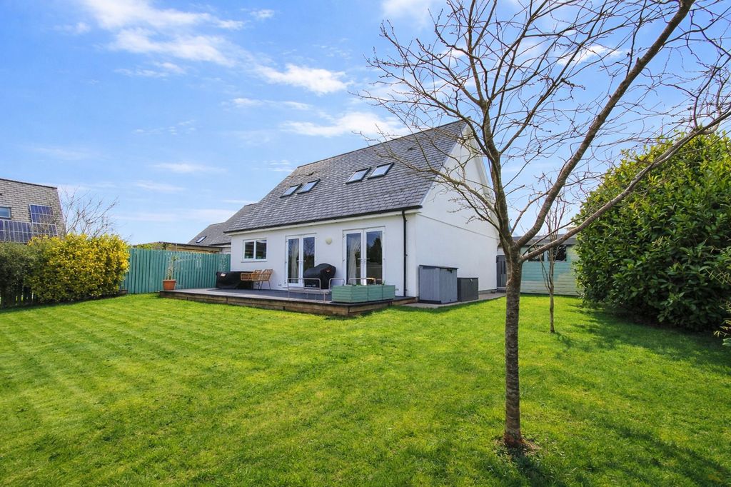 Property photo 2 of 25 External