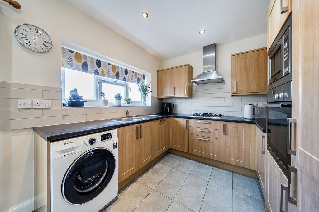 Property photo 3 of 20 1418105-3-699Edd2...