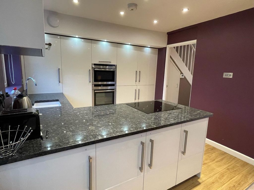 Property photo 3 of 37 Kitchen