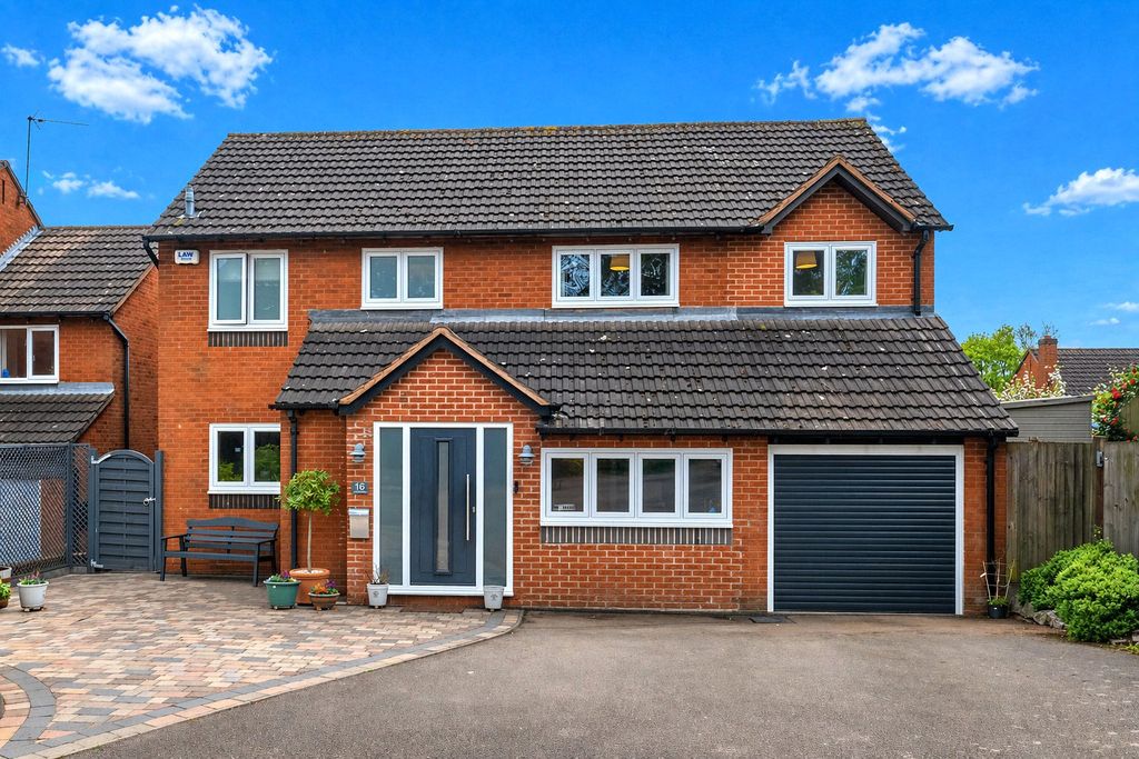 Property photo 1 of 31 Picture No. 32