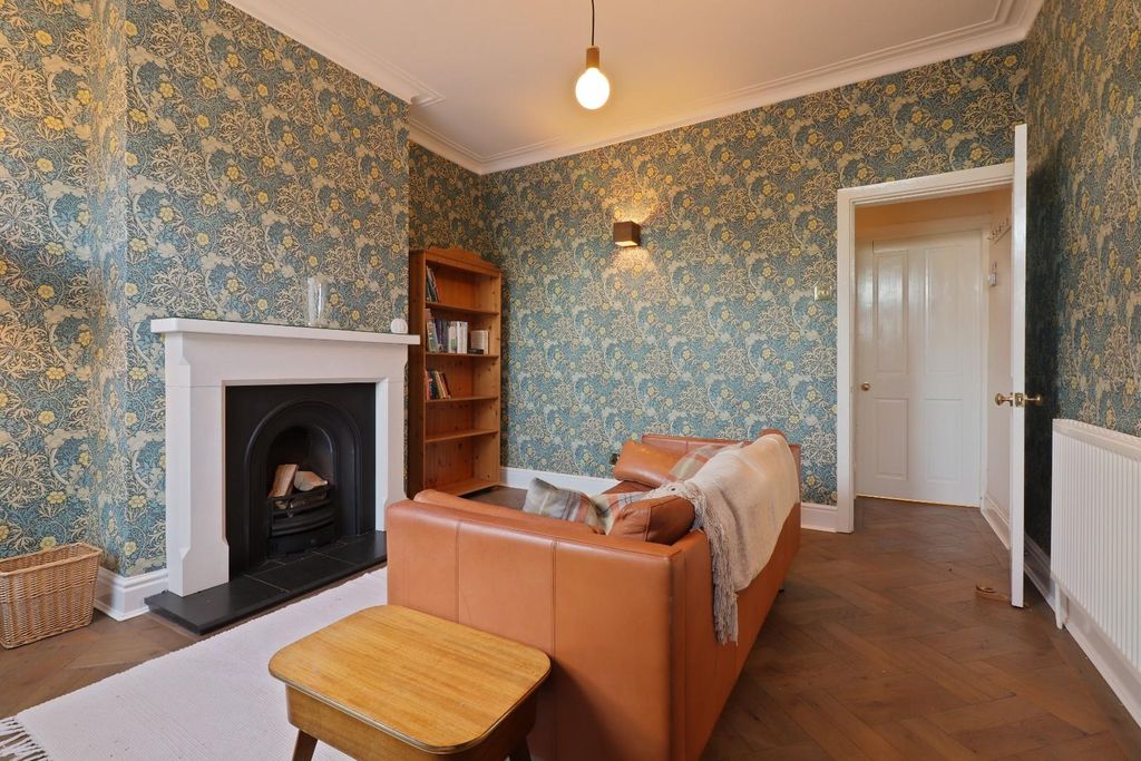 Property photo 2 of 25 Lounge