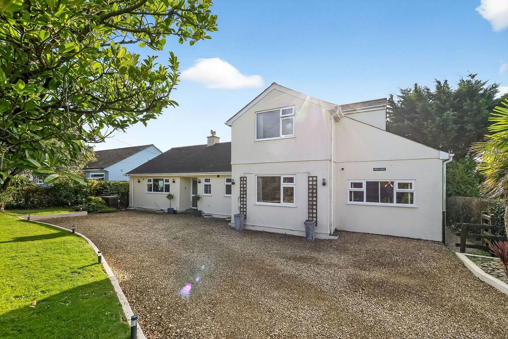 Property photo 2 of 28