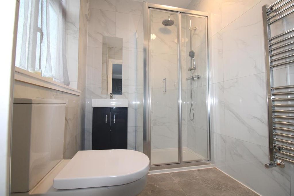 Property photo 1 of 4 Bathroom .Png