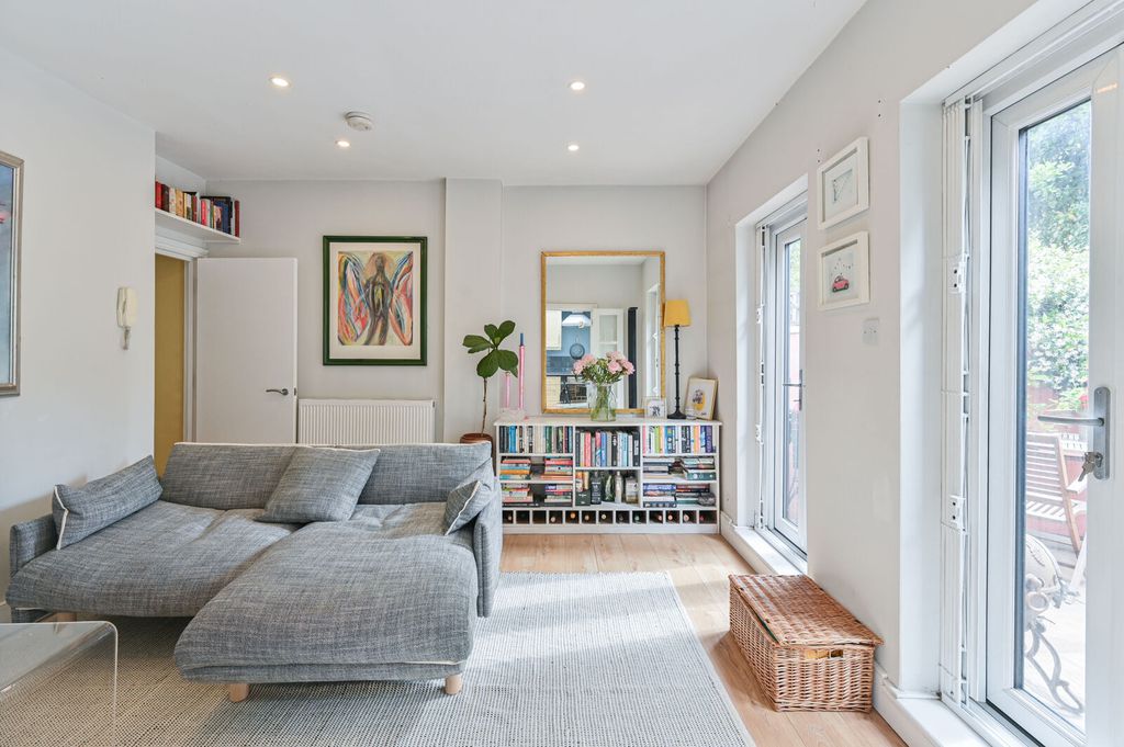 Property photo 1 of 11