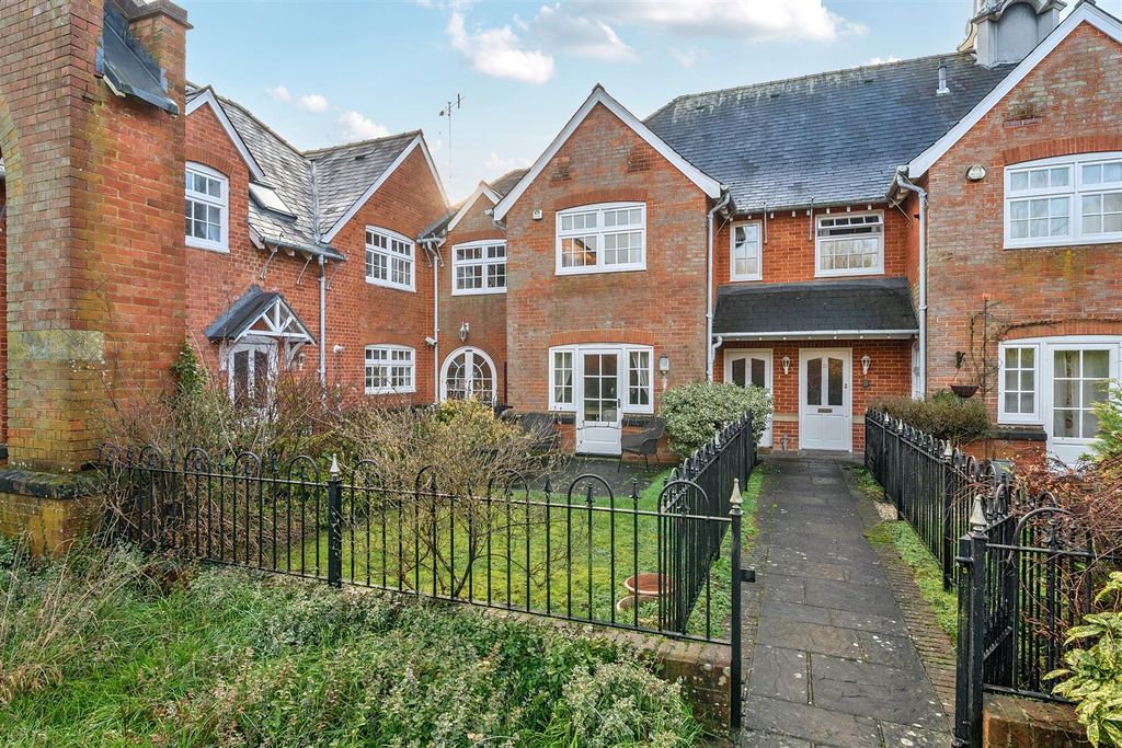 Property photo 1 of 15 Front