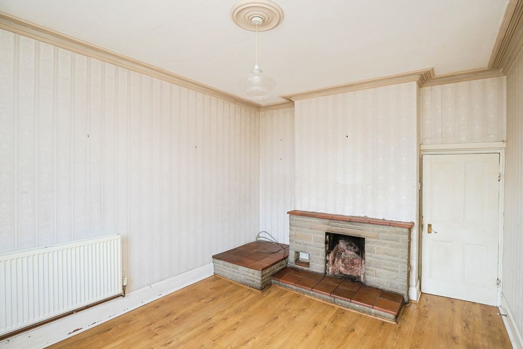 Property photo 3 of 11 Living Room