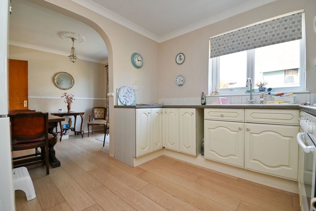 Property photo 2 of 30