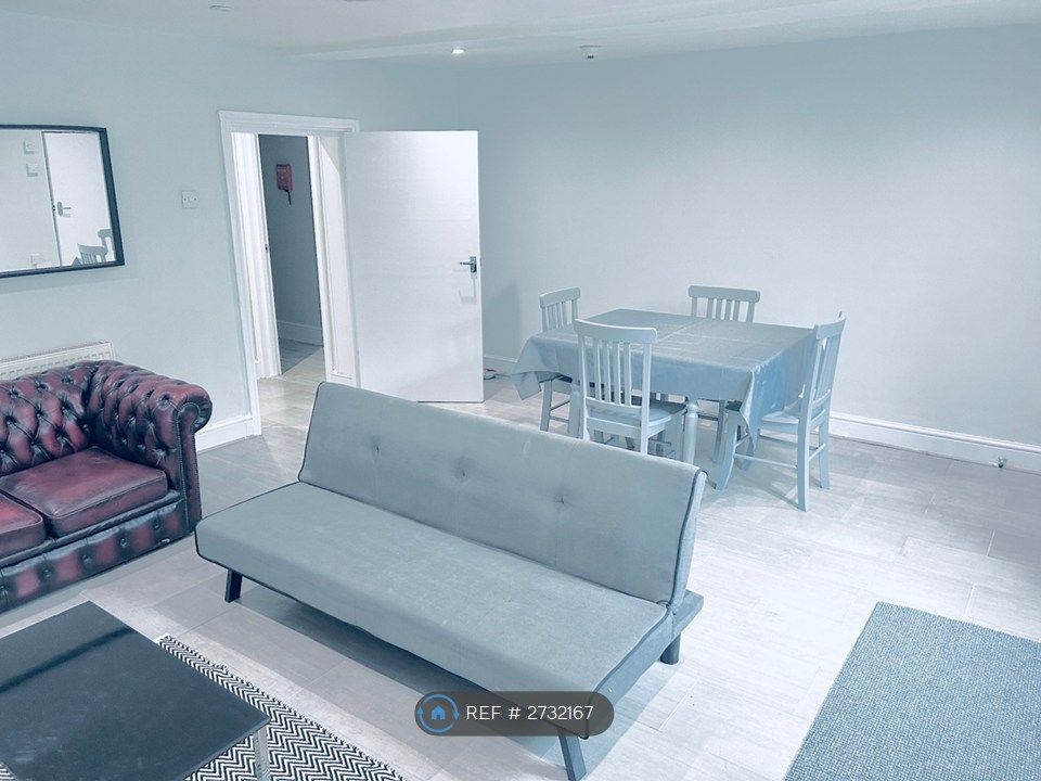 Property photo 1 of 9 Lounge