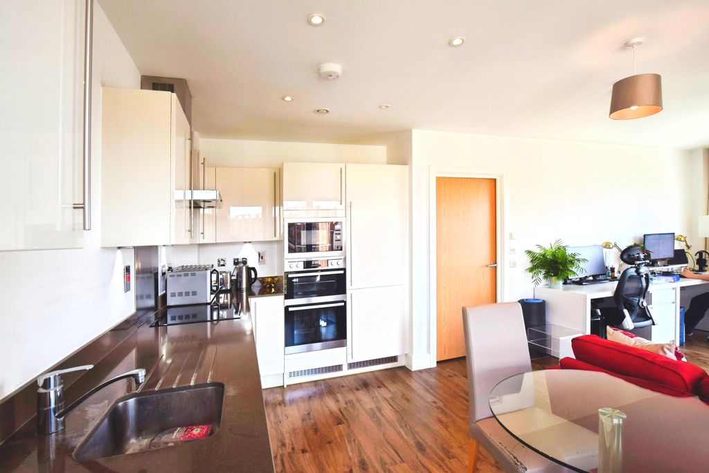 Property photo 3 of 8