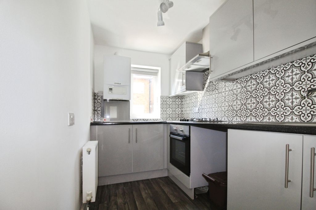 Property photo 2 of 17 Pbox-Img.Jpg