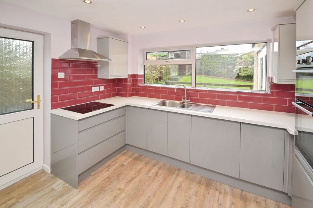 Property photo 2 of 26