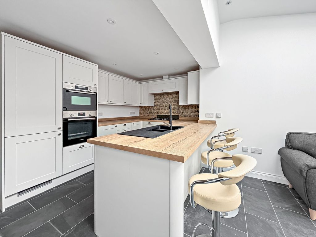 Property photo 2 of 36 Kitchen