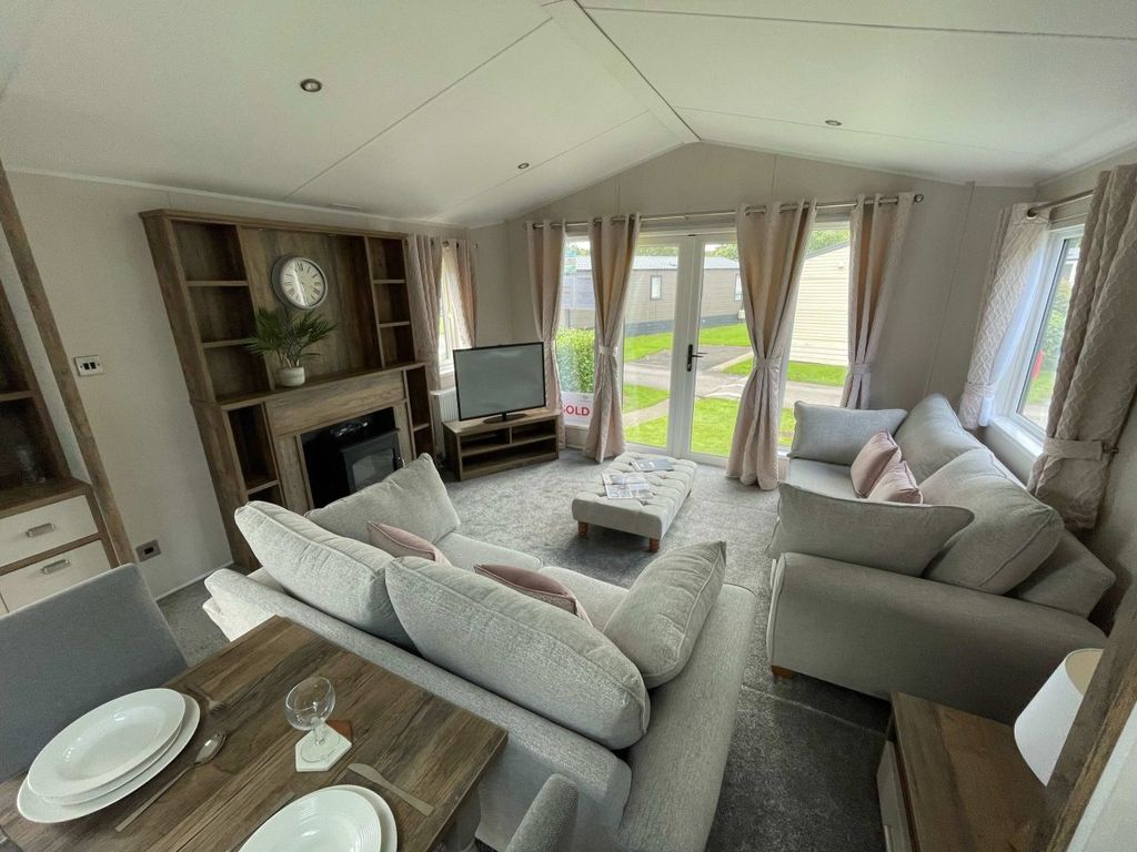 Property photo 1 of 7 1