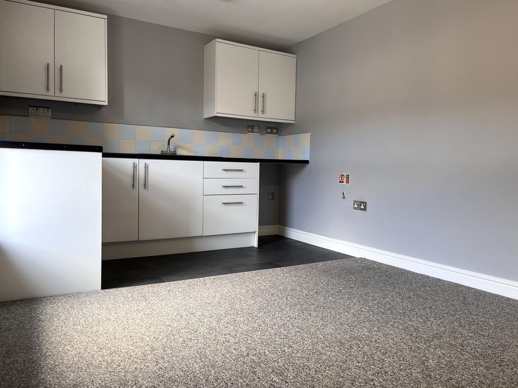 Property photo 3 of 7 Living Room