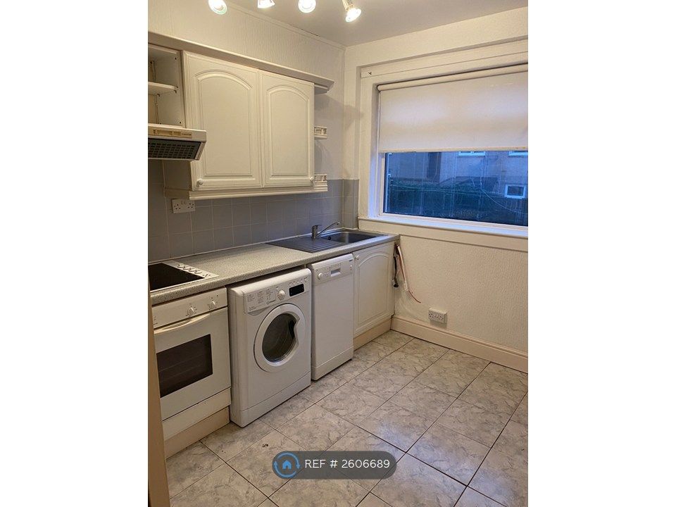 Property photo 3 of 9 Kitchen