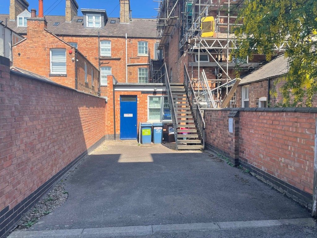 Property photo 3 of 7 Photo 4