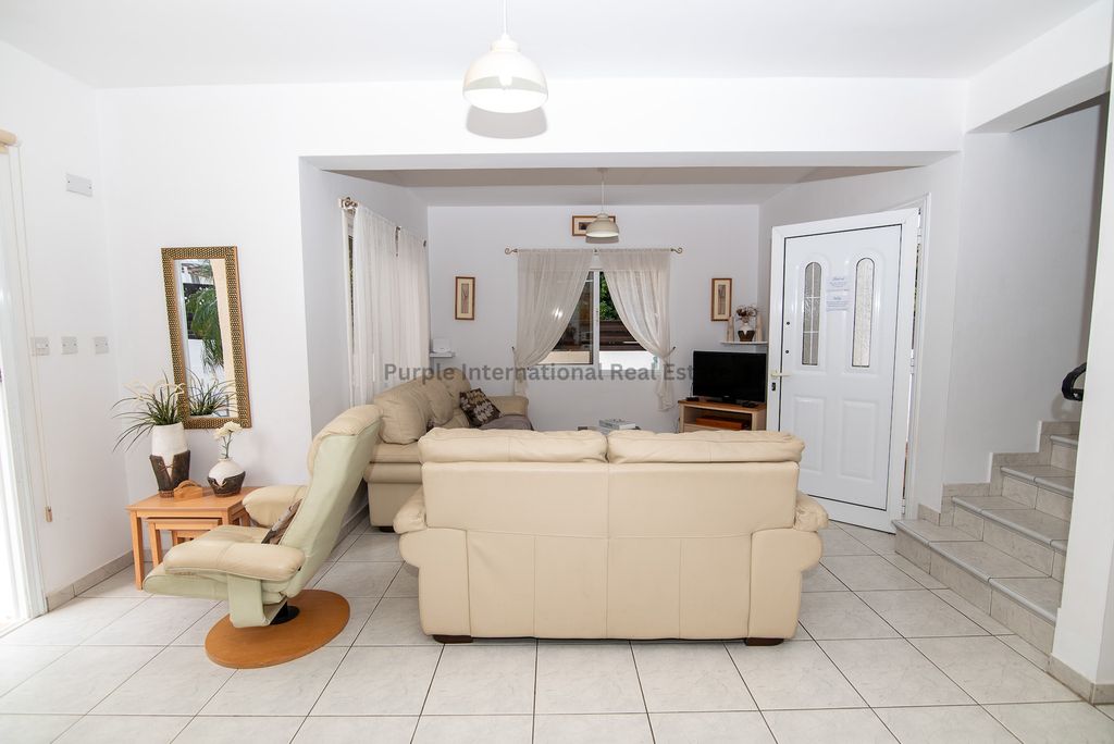 Property photo 3 of 25