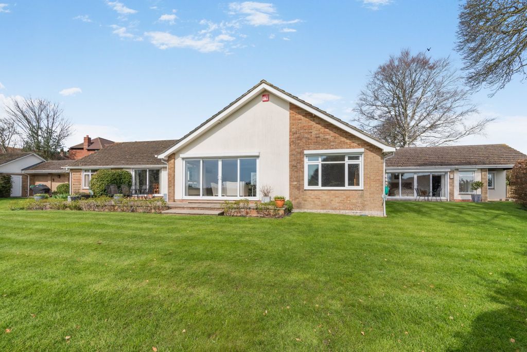 Property photo 2 of 23 Picture No. 04