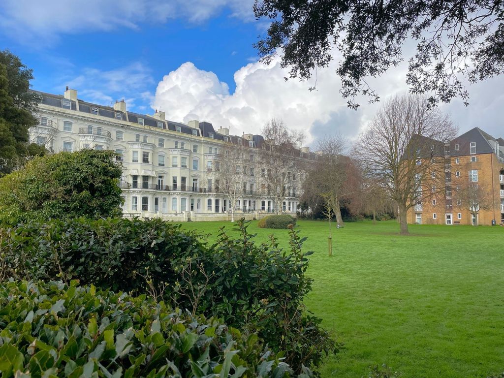 Property photo 1 of 10 Clifton Garden