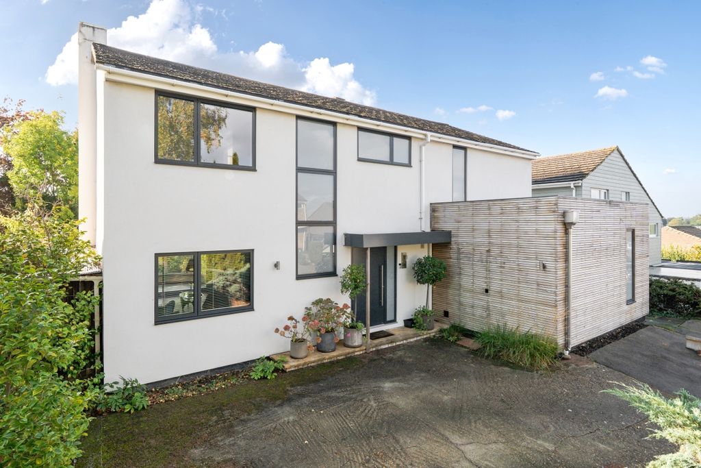 Property photo 1 of 26