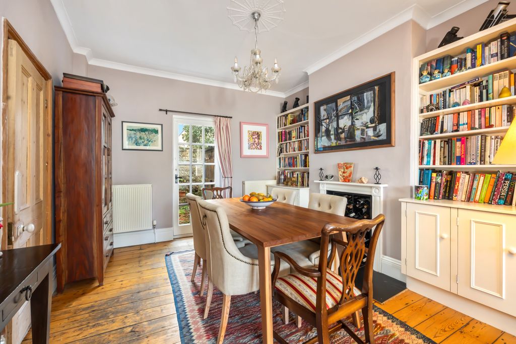 Property photo 2 of 17