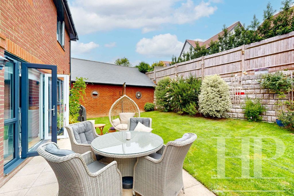 Property photo 2 of 31