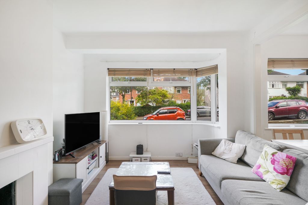 Property photo 3 of 18