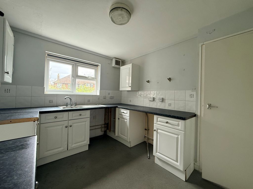 Property photo 3 of 32