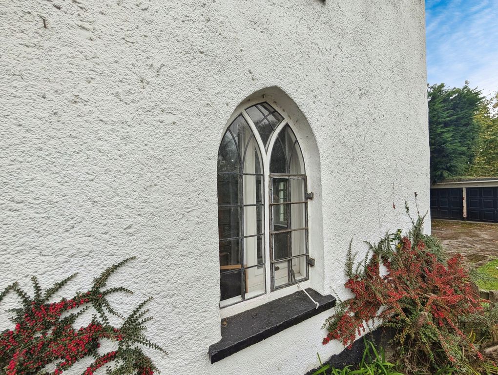 Property photo 2 of 45