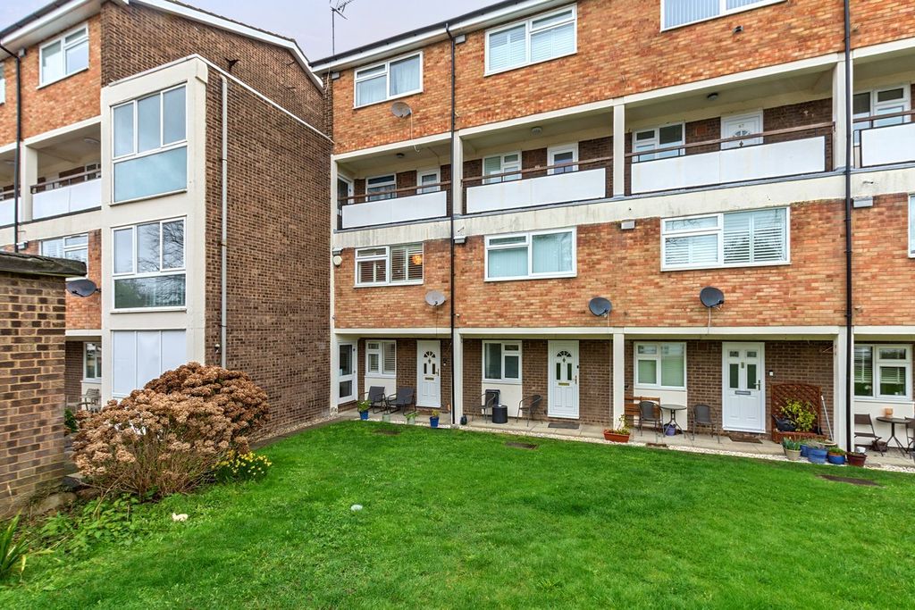 Property photo 2 of 14