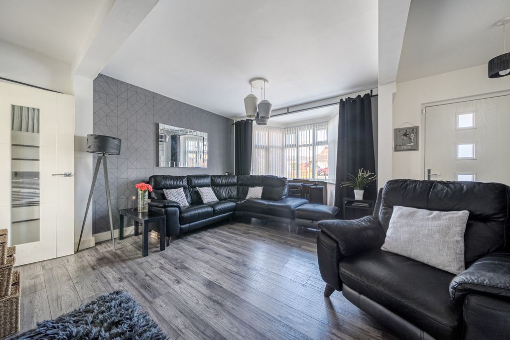 Property photo 2 of 19 1426028-7-69B3Ddf1A3B4E