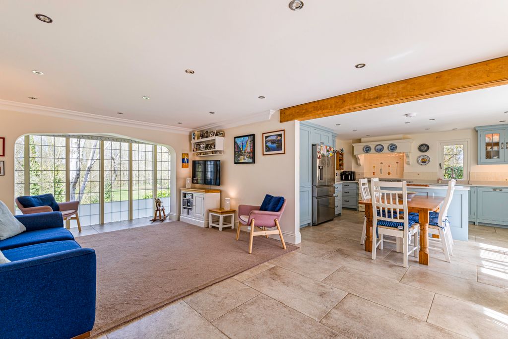 Property photo 3 of 21