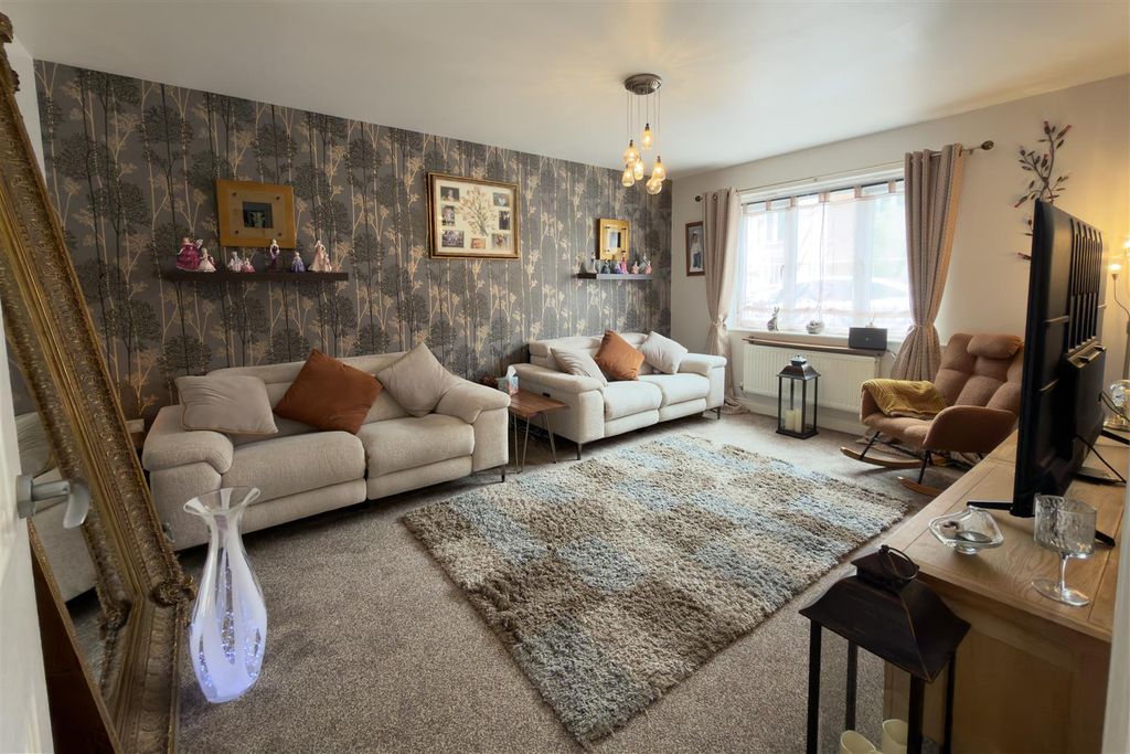 Property photo 3 of 36