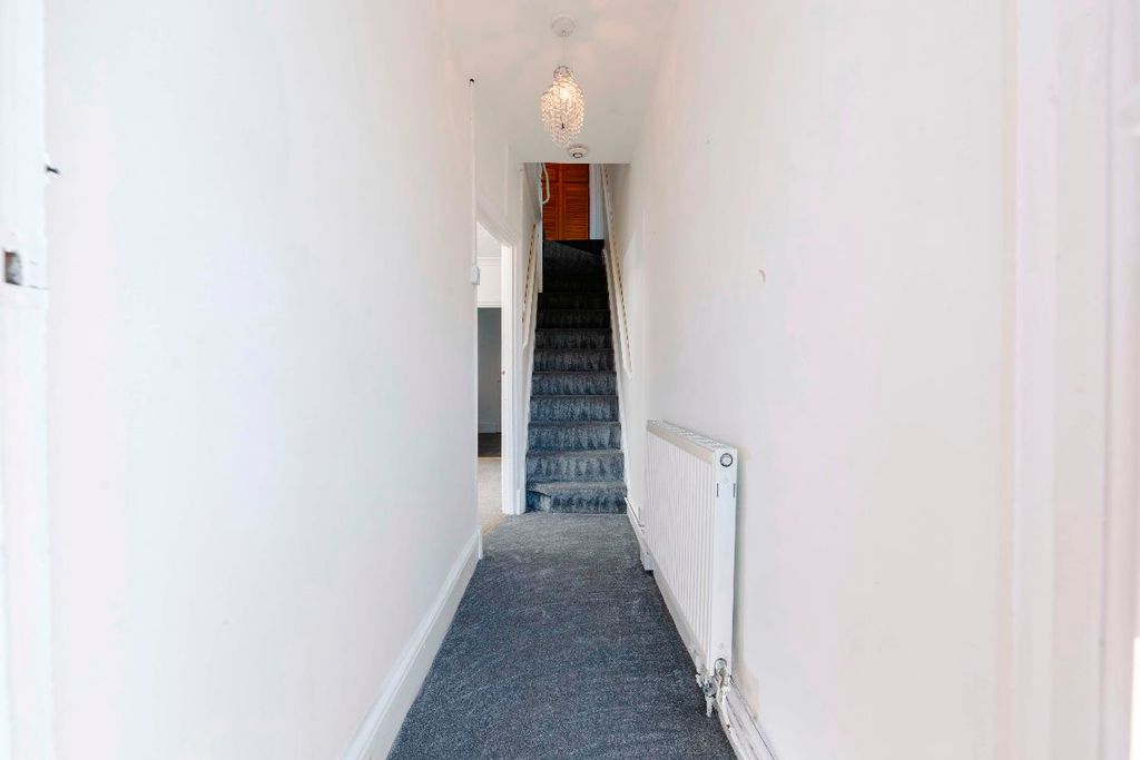 Property photo 3 of 26