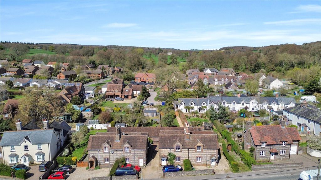 Property photo 2 of 29 Picture No. 25