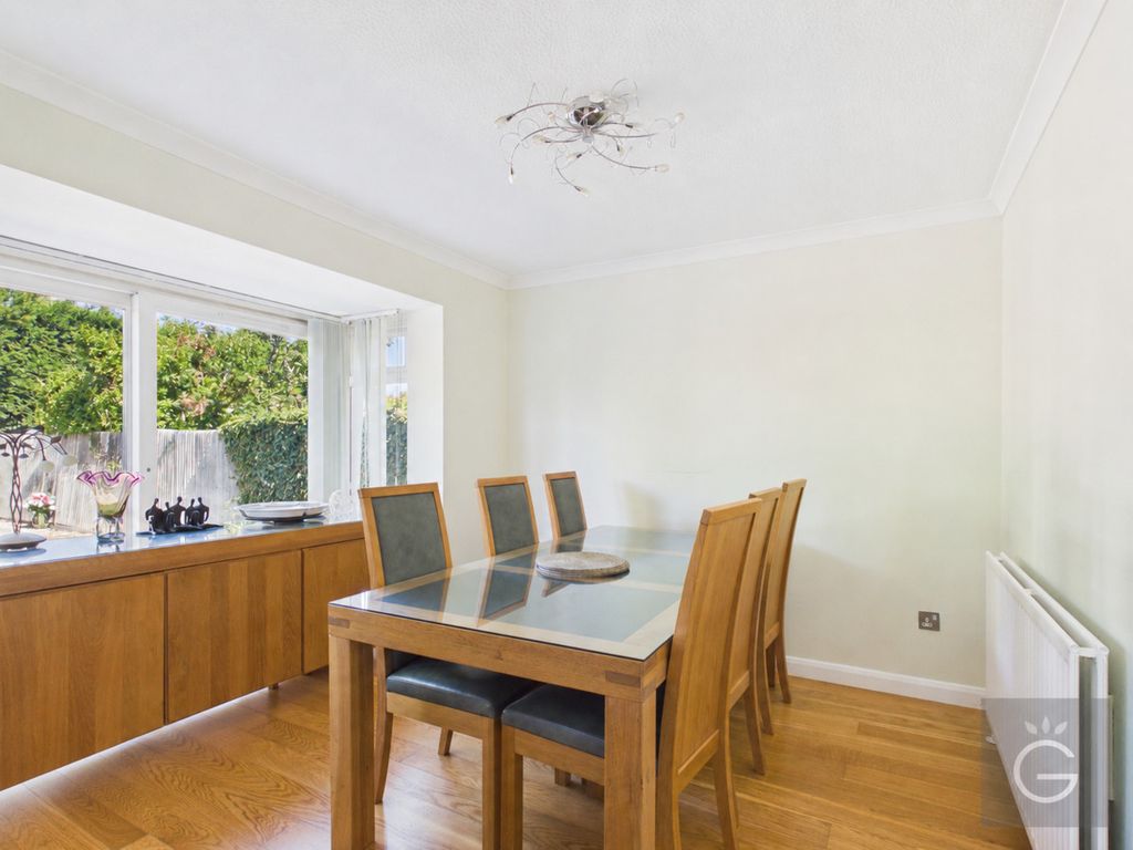 Lincoln Close Winnersh RG41 photo 4