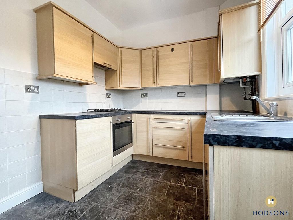 Property photo 3 of 9 Kitchen