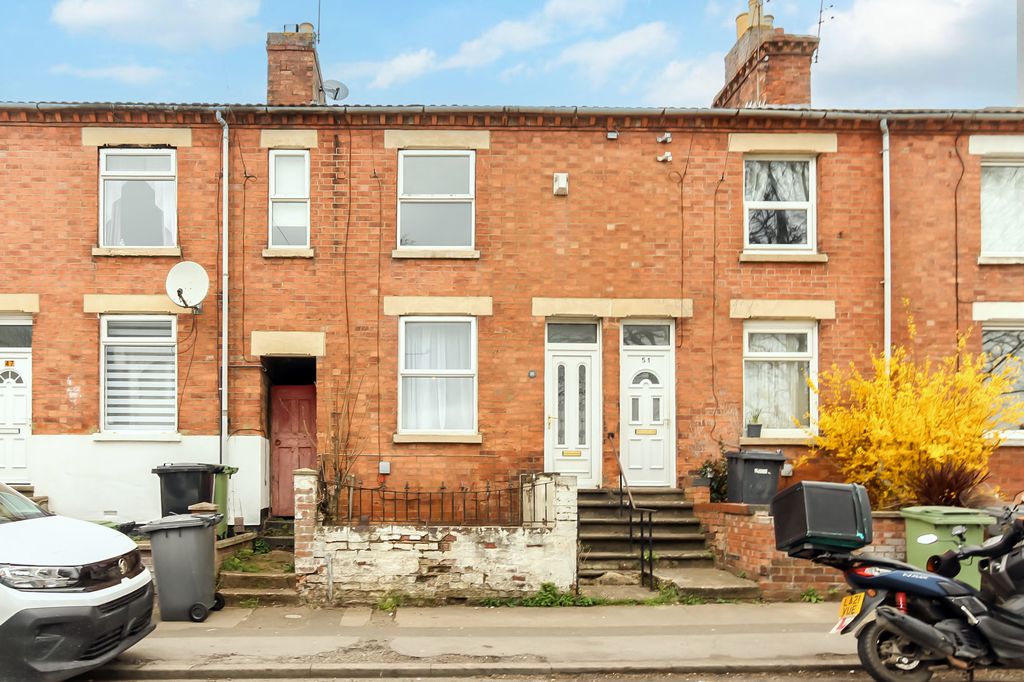 Property photo 1 of 8 Front