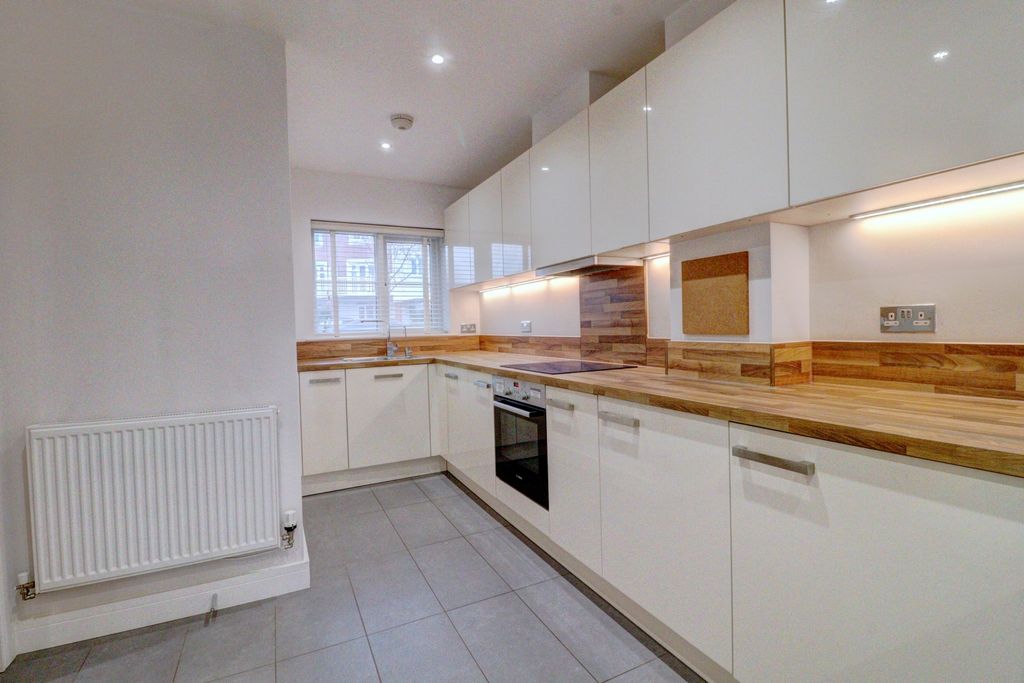 Property photo 2 of 19 Picture No. 05