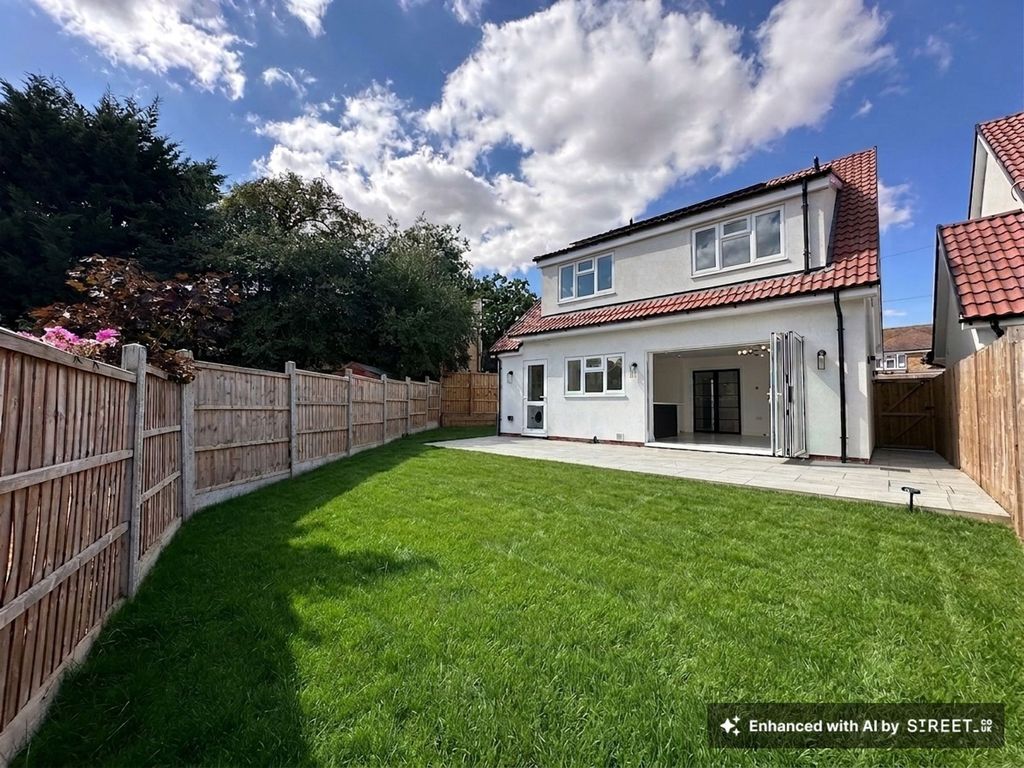Property photo 1 of 31 Rear Garden