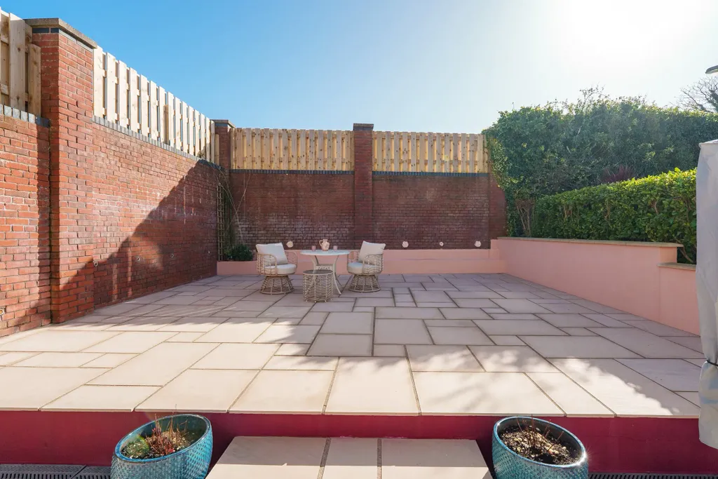 Property photo 2 of 18