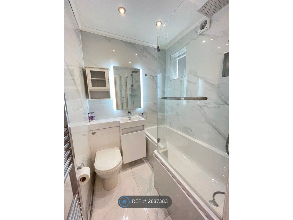 Property photo 2 of 16 Bathroom