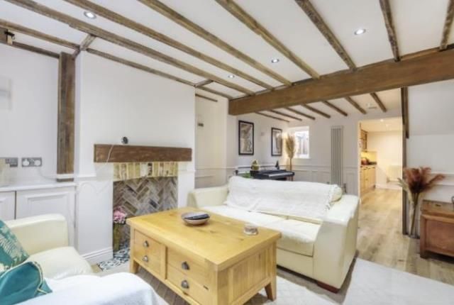 Property photo 2 of 11 Living Room