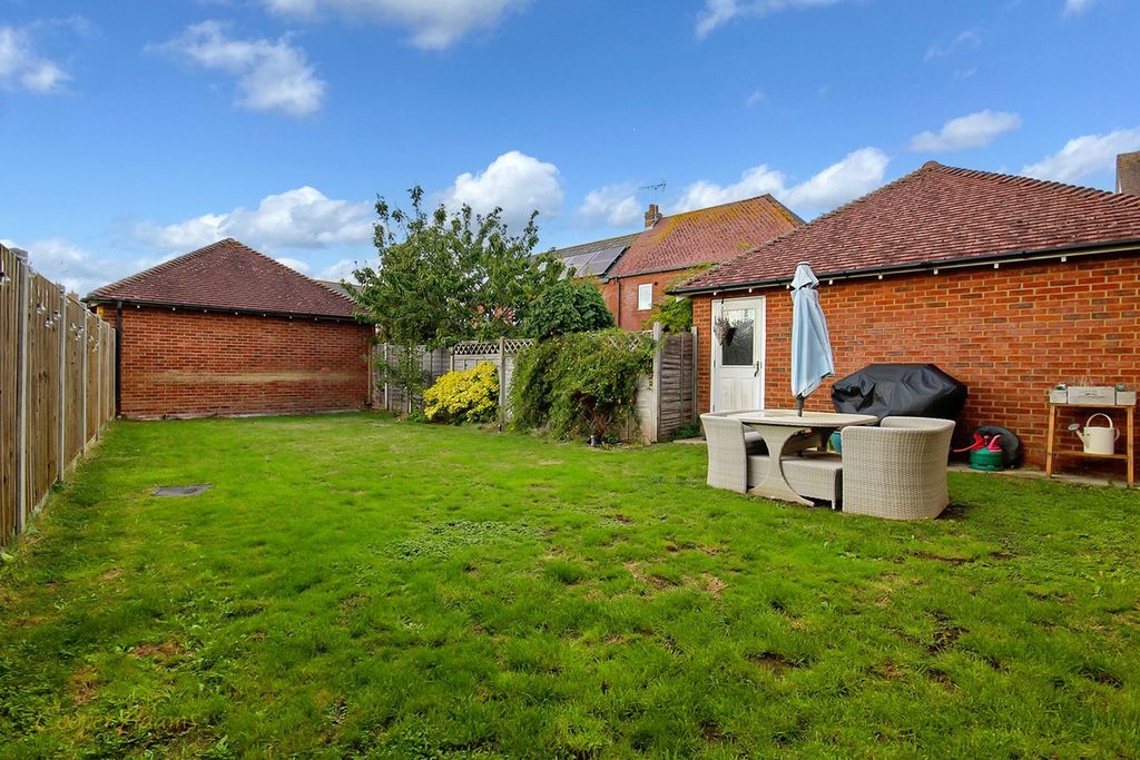 Property photo 3 of 13 Garden