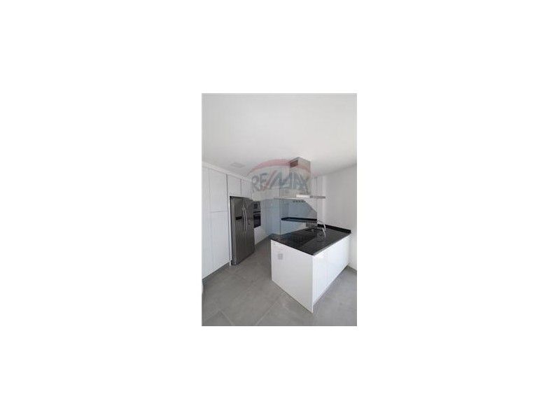 Property photo 2 of 30