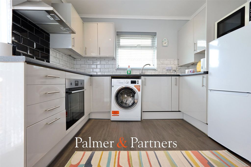 Property photo 2 of 16 Picture No. 05