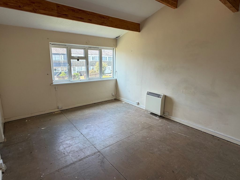 Property photo 3 of 10 Photo 6