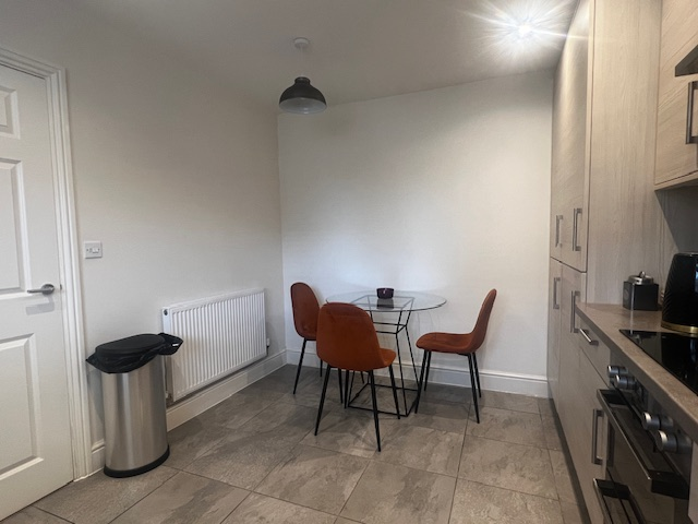 Property photo 3 of 12 1