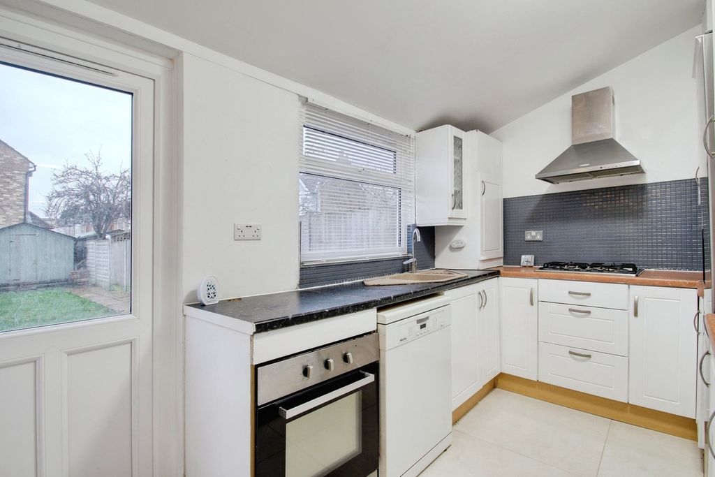 Property photo 2 of 13