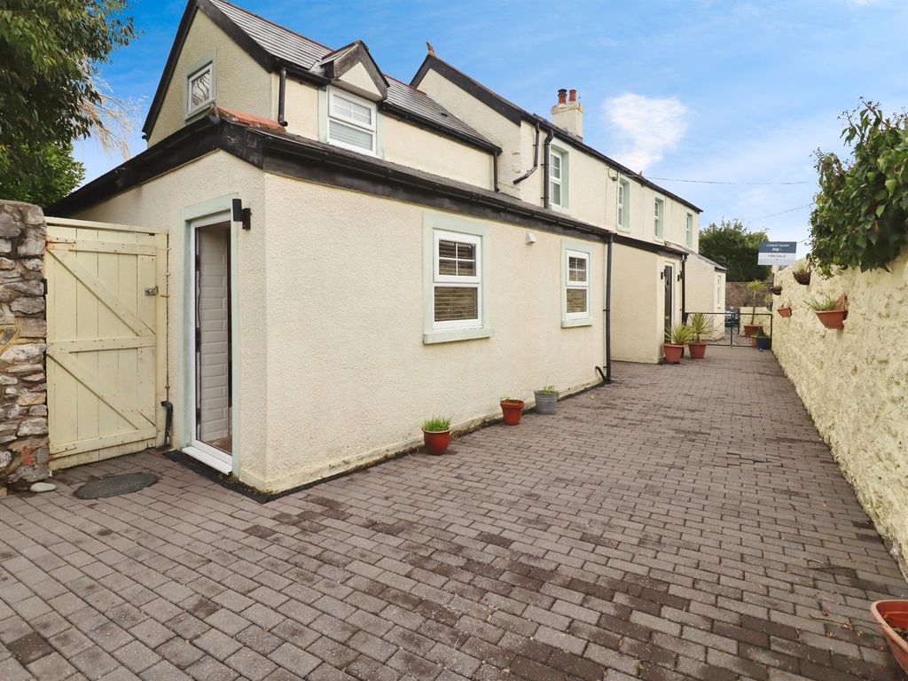 Property photo 2 of 22